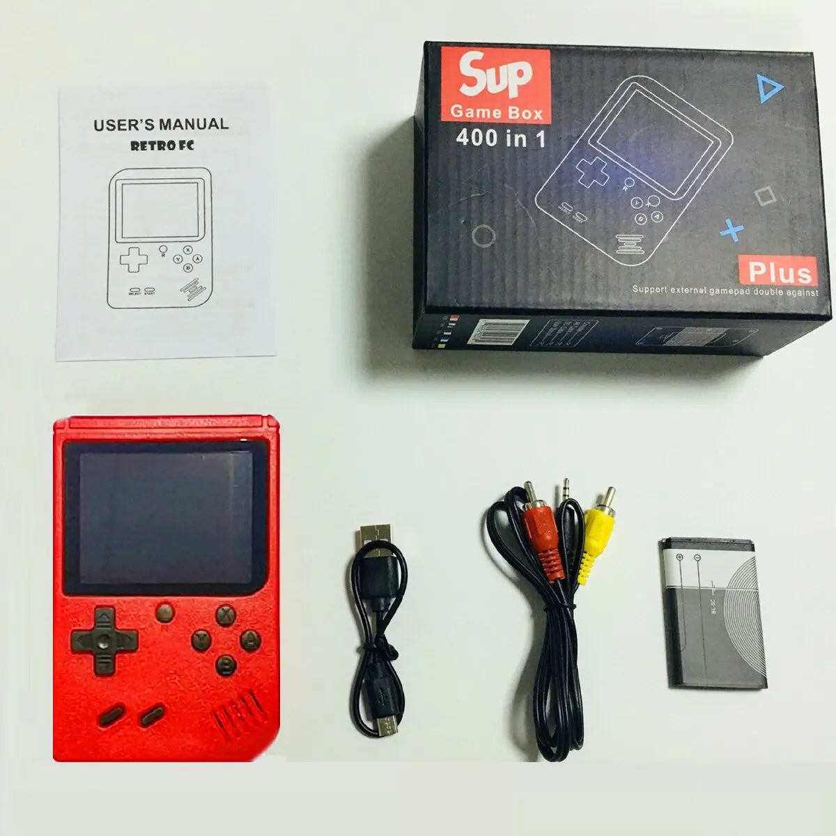 Prie televizoriaus galima prijungti „Red Retro Classic Games“ rankinę mažą žaidimų konsolę vaikams su šimtais žaidimų įkrovimo įrenginių